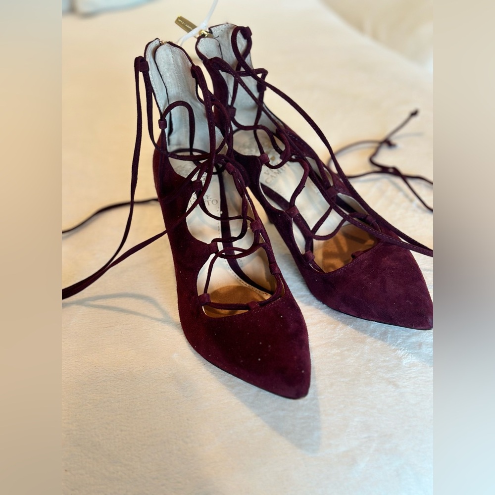 Vince Camuto Barsha Lace Up Suede Pumps size 7.5